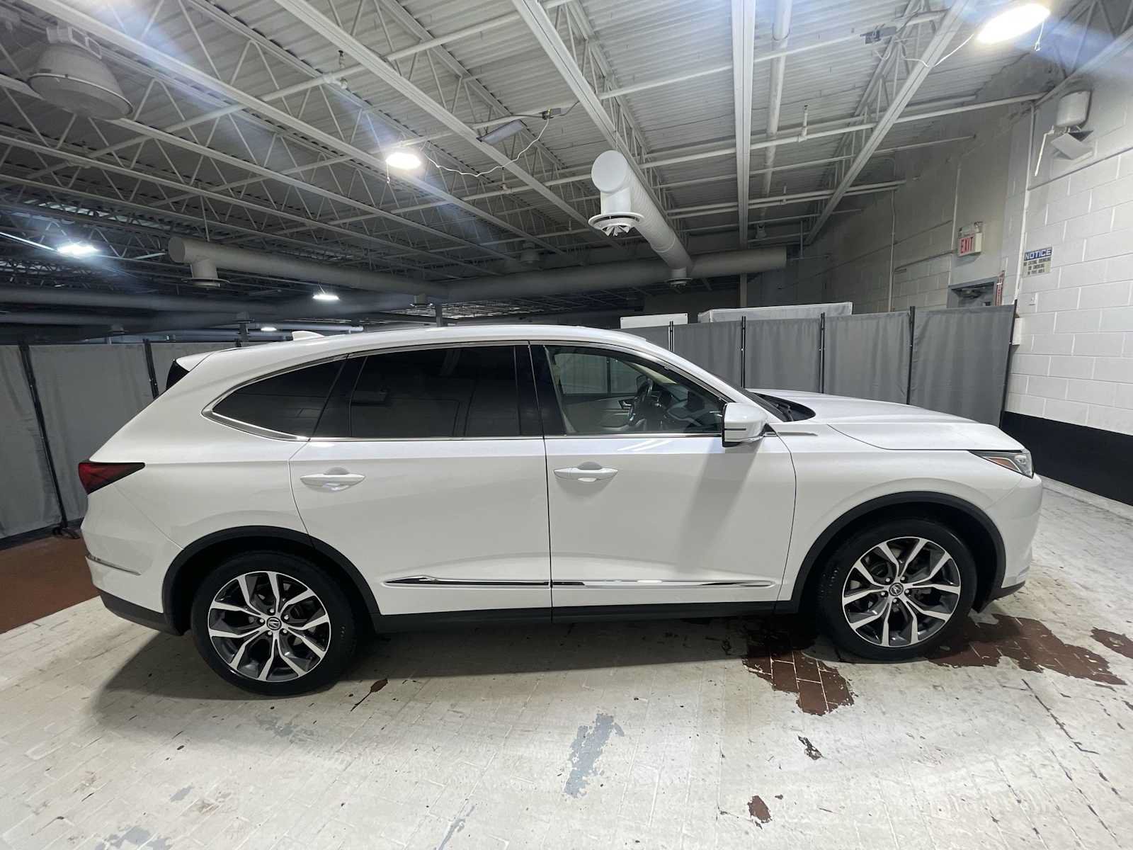 Certified 2024 Acura MDX w/ Technology Package AWD/4WD image 27