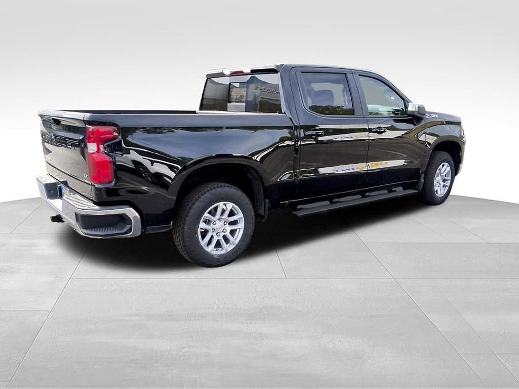 New 2026 Chevrolet Silverado 1500 LT w/ Z71 Off-Road Package AWD/4WD image 3