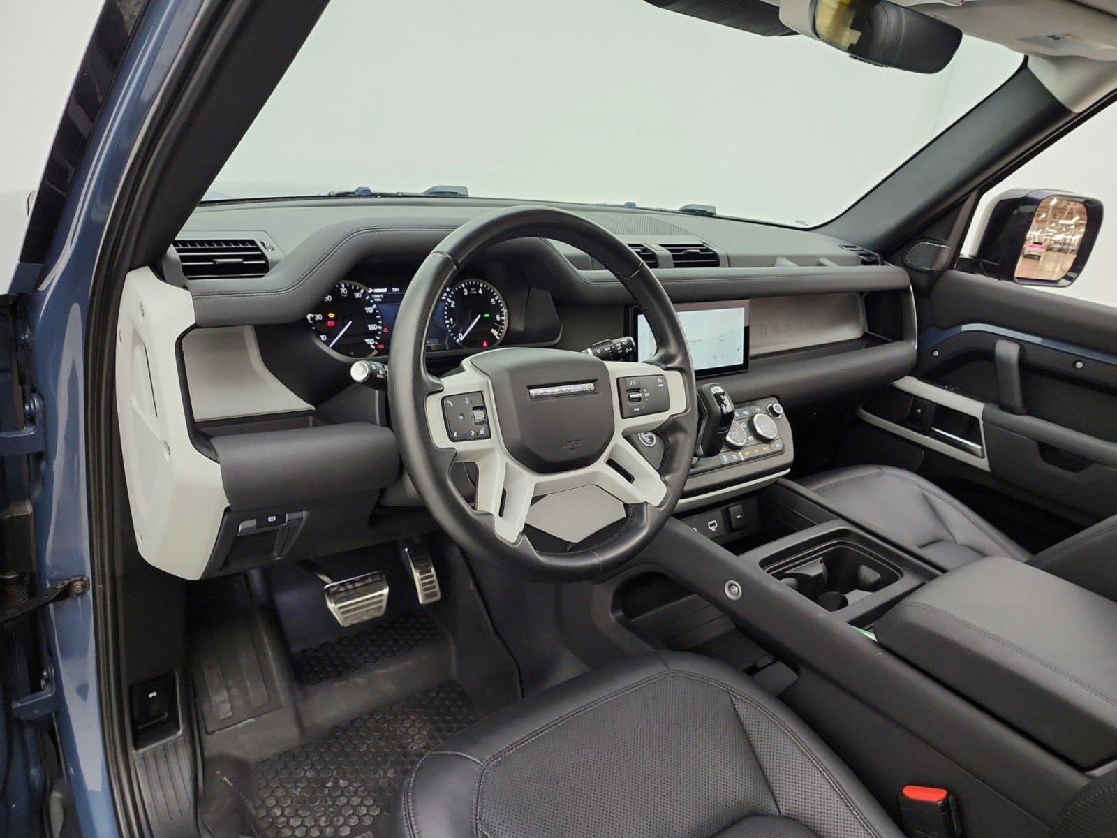 Used 2023 Land Rover Defender 90 S AWD/4WD image 9