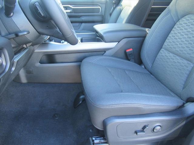New 2026 RAM 1500 4x4 Crew Cab image 17