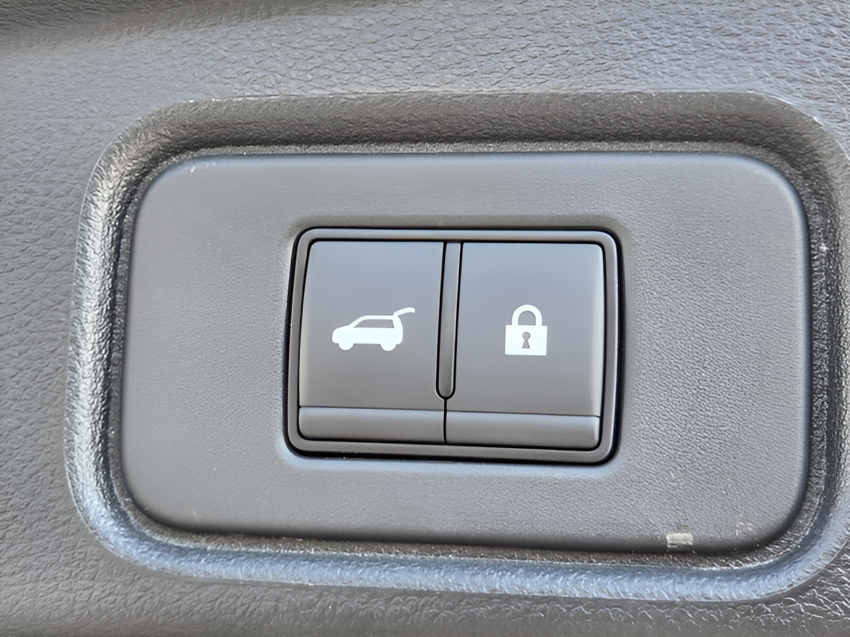 Used 2024 Nissan Pathfinder Platinum FWD image 26