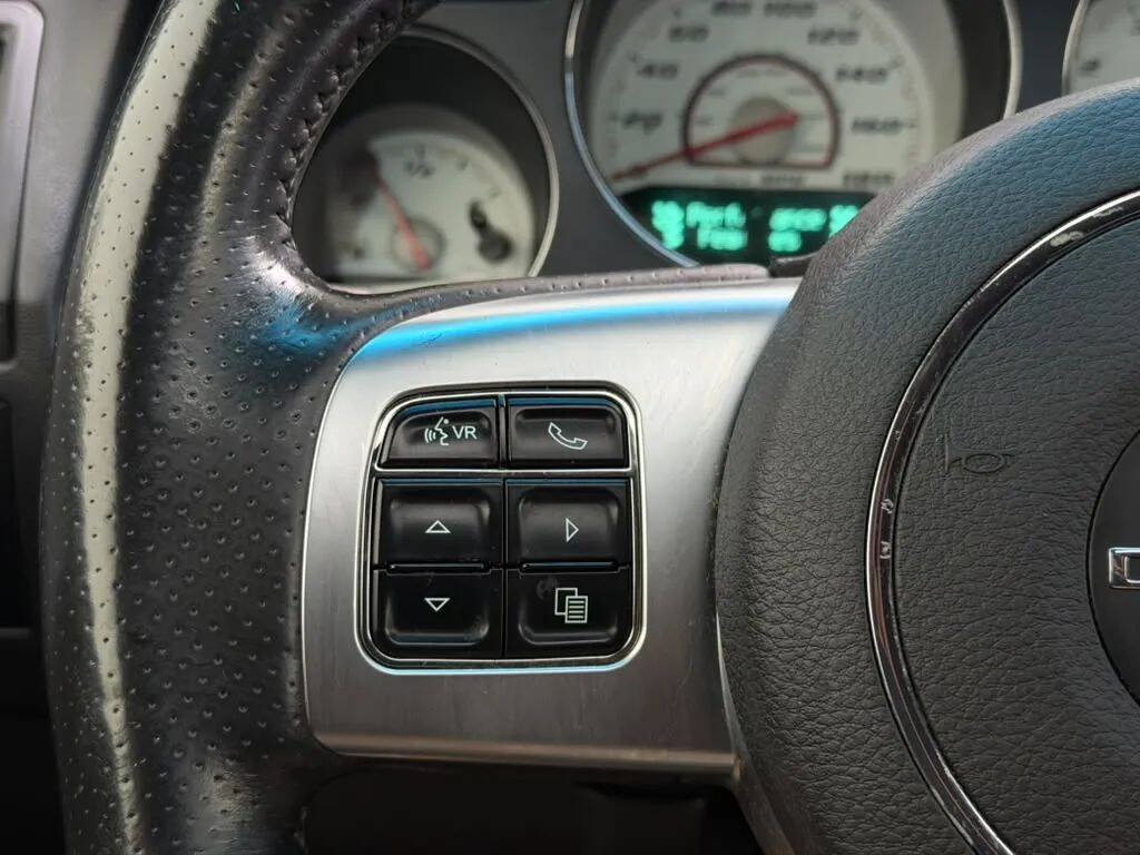 Used 2012 Dodge Challenger SRT8 RWD image 23