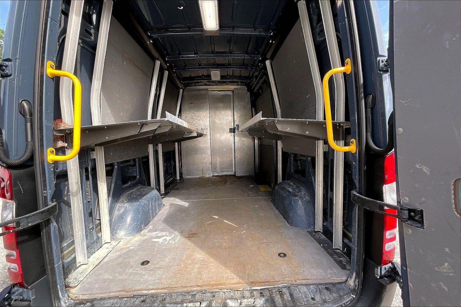 Used 2018 Mercedes-Benz Sprinter 2500 image 7