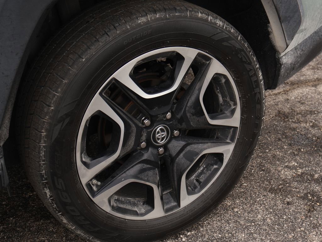 Used 2023 Toyota RAV4 XLE Premium AWD/4WD image 99