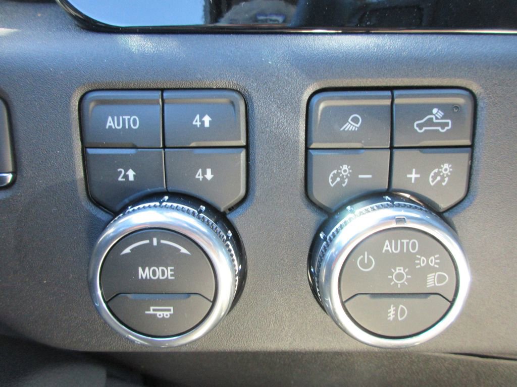 New 2026 GMC Sierra 2500 SLT image 18