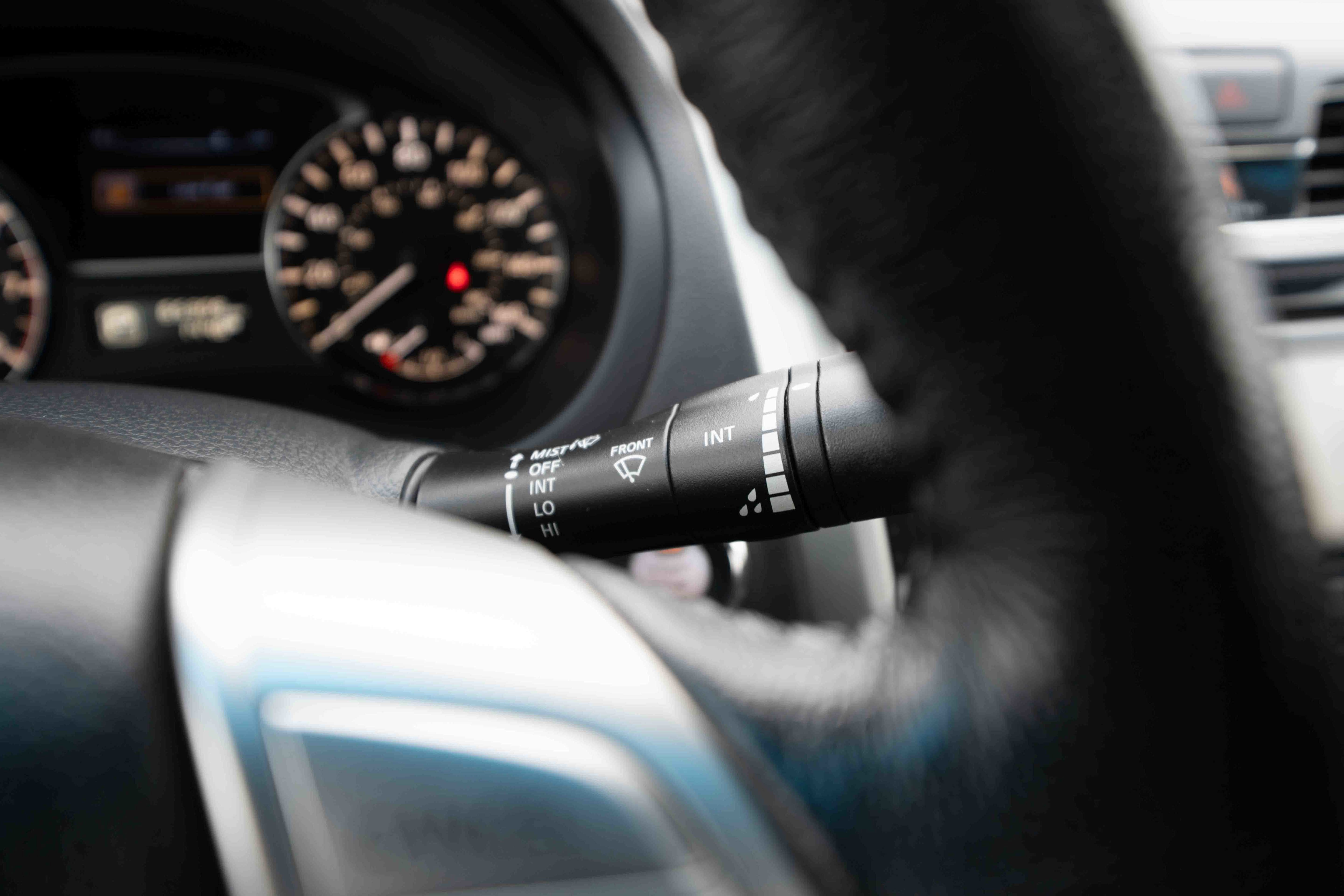 Used 2015 Nissan Altima 2.5 SV w/ Convenience Package image 14