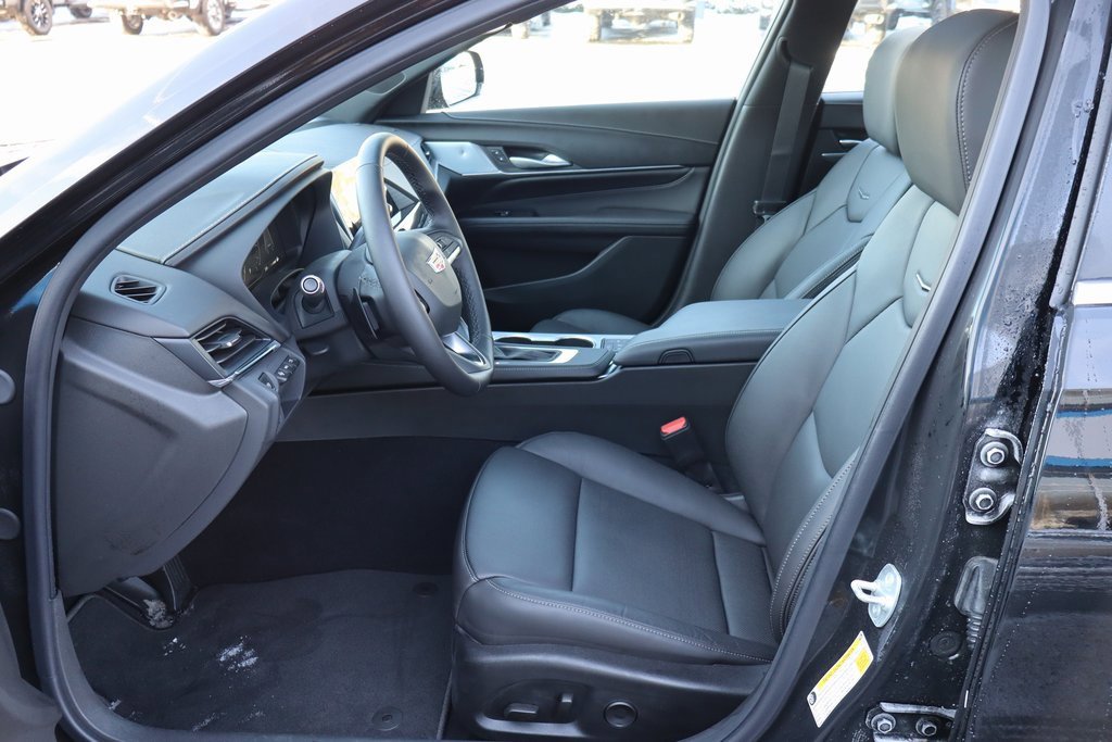 Used 2025 Cadillac CT4 Premium Luxury image 9