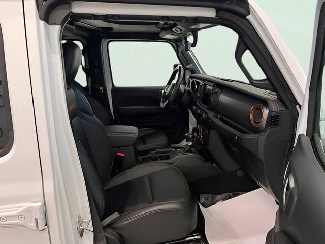 Used 2023 Jeep Gladiator Mojave w/ Cold Weather Group AWD/4WD image 8