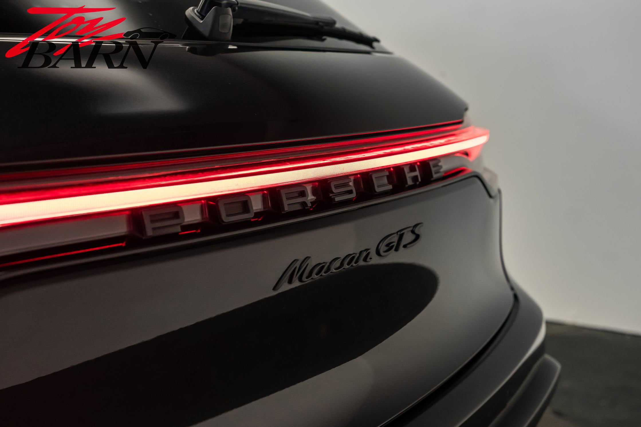 Used 2023 Porsche Macan GTS w/ GTS Sport Package image 13