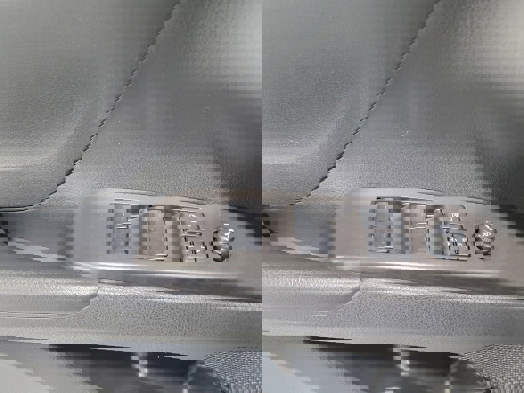 Used 2023 Toyota Camry SE image 25