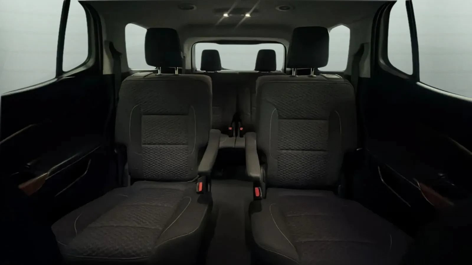 Used 2018 GMC Acadia SLE w/ LPO, Cargo Package FWD image 21