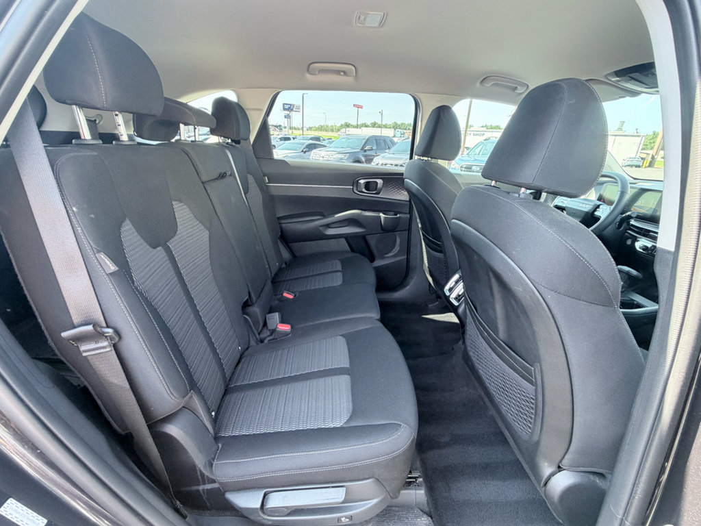 Used 2026 Kia Sorento LX FWD image 23