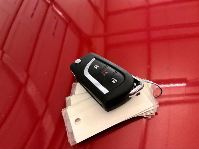 Used 2017 Toyota Corolla iM FWD image 10