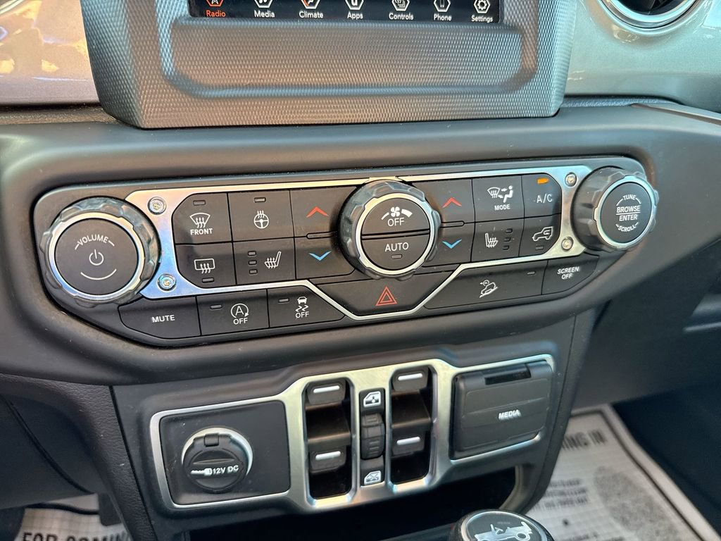 Used 2018 Jeep Wrangler Unlimited Sahara image 17
