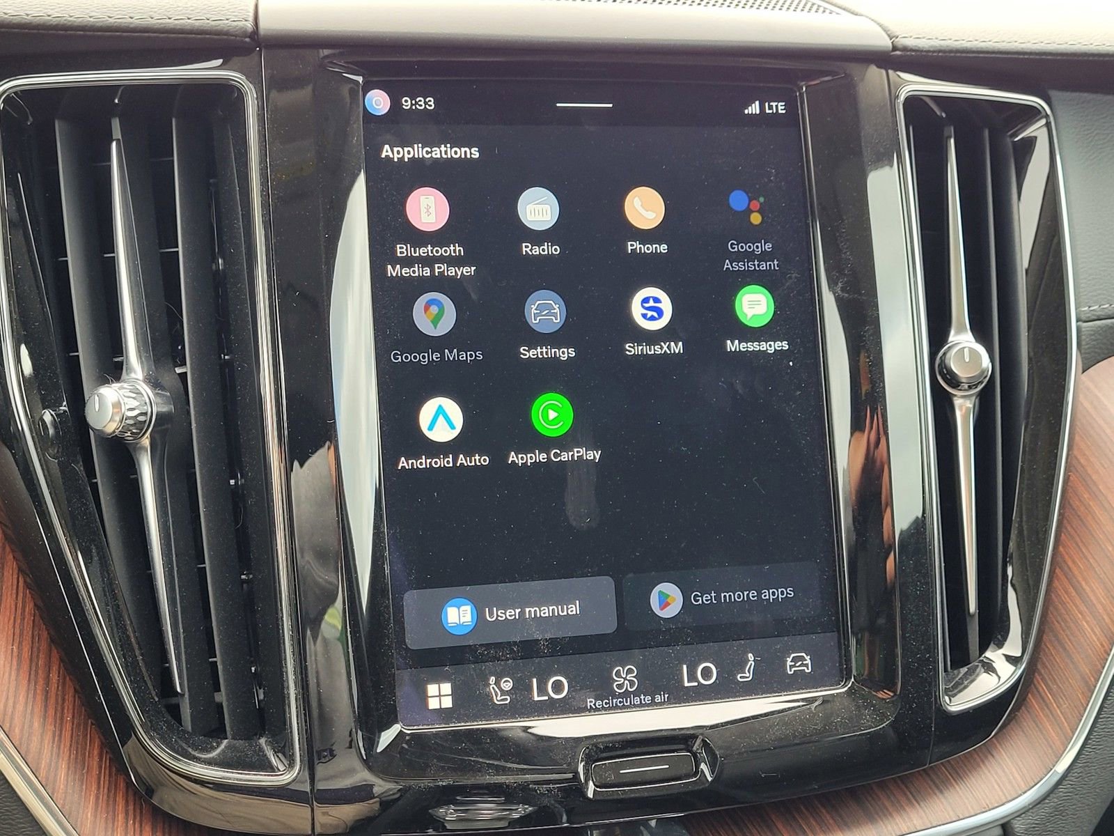 Certified 2023 Volvo XC60 B6 Ultimate w/ Protection Package Premier image 22