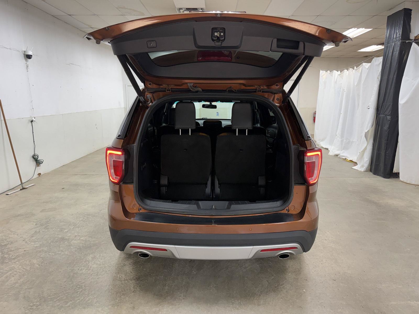 Used 2017 Ford Explorer Limited AWD/4WD image 27