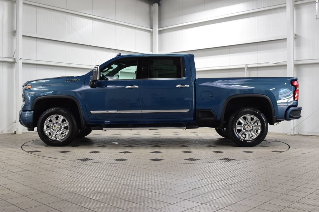 New 2026 Chevrolet Silverado 2500 High Country w/ High Country Premium Package AWD/4WD image 4
