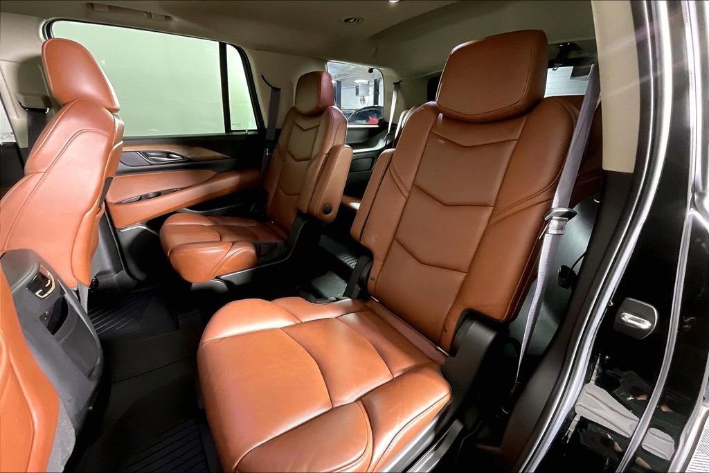 Used 2017 Cadillac Escalade Premium Luxury image 37