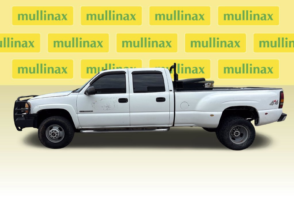 Used 2004 GMC Sierra 3500 SLT w/ Skid Plate Package AWD/4WD image 13