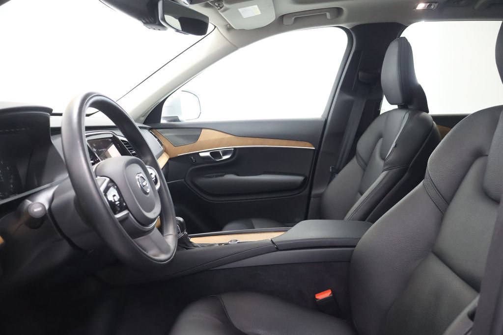 Used 2022 Volvo XC90 T6 Momentum w/ Advanced Package AWD/4WD image 13