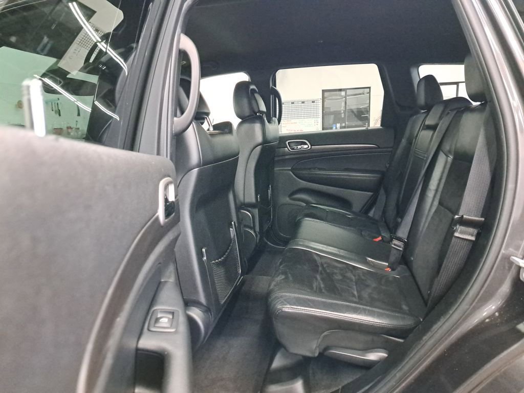 Used 2018 Jeep Grand Cherokee Altitude image 13