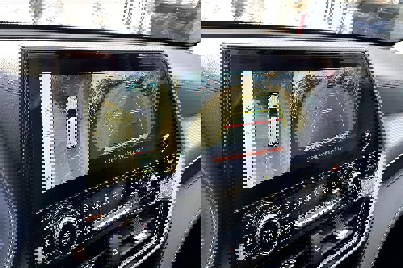 Used 2025 Toyota Highlander Platinum image 28