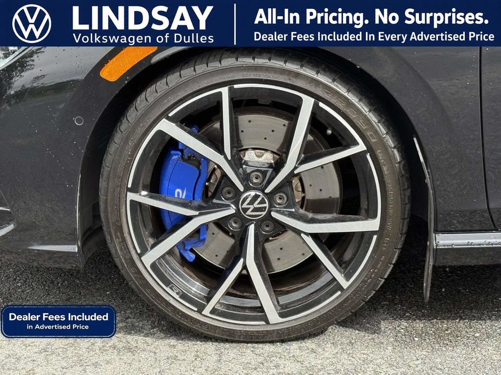 Used 2024 Volkswagen Golf R AWD/4WD image 8