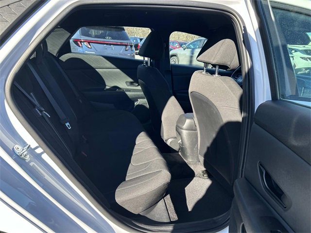 Used 2025 Hyundai Elantra Sport image 14