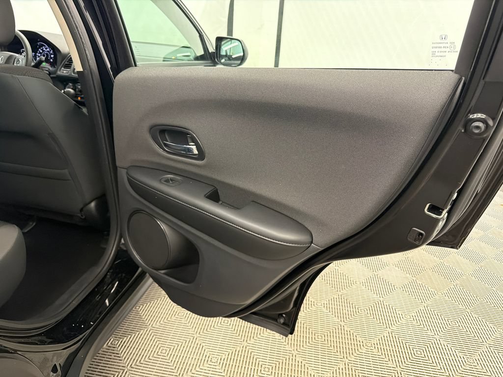 Used 2021 Honda HR-V LX image 16