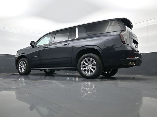 Used 2025 Chevrolet Suburban Premier AWD/4WD image 28