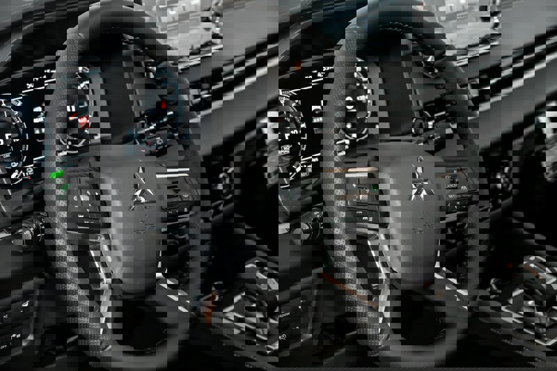 New 2025 Mitsubishi Outlander SEL Black Edition image 18