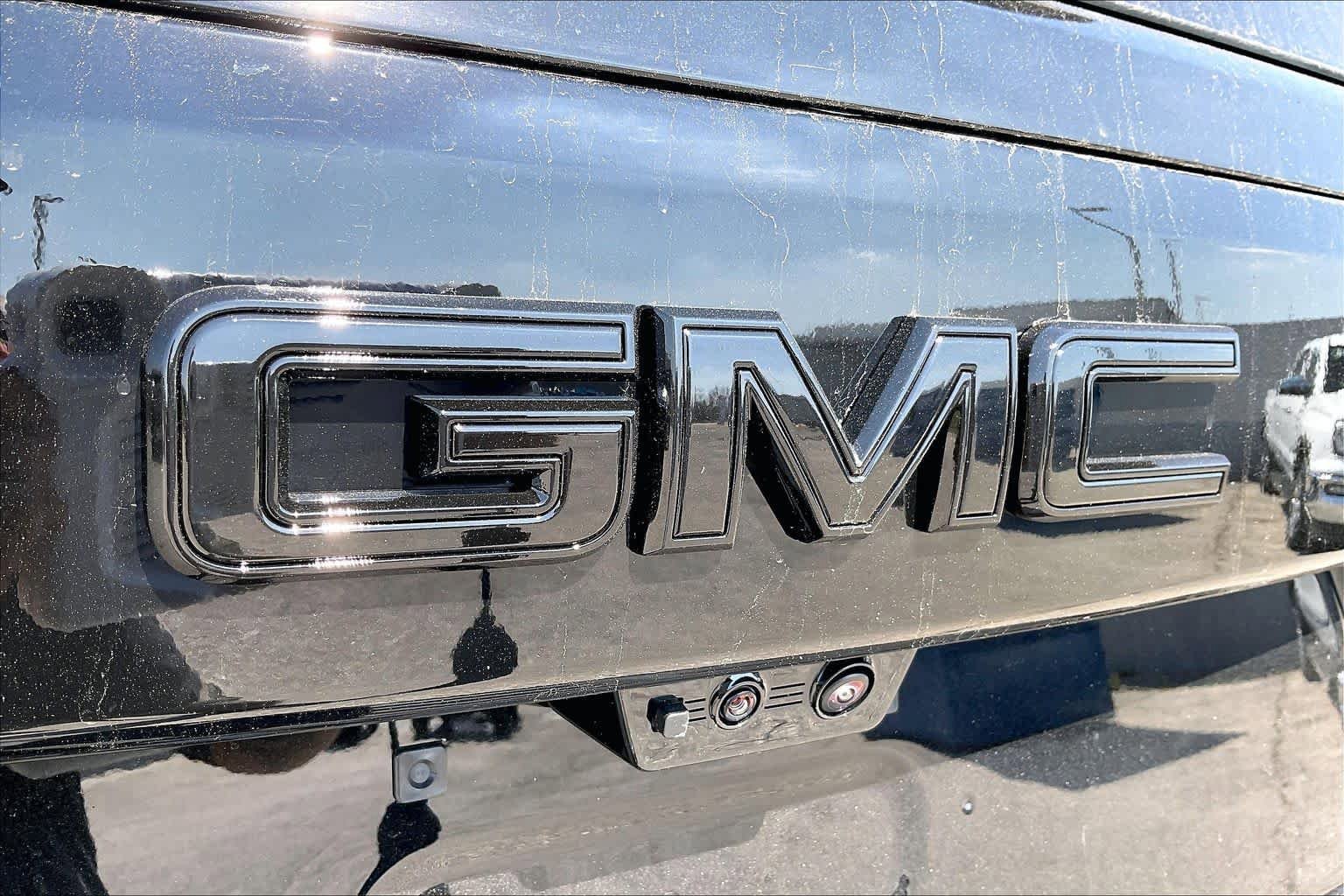 New 2026 GMC Yukon XL AT4 w/ AT4 Premium Package image 8