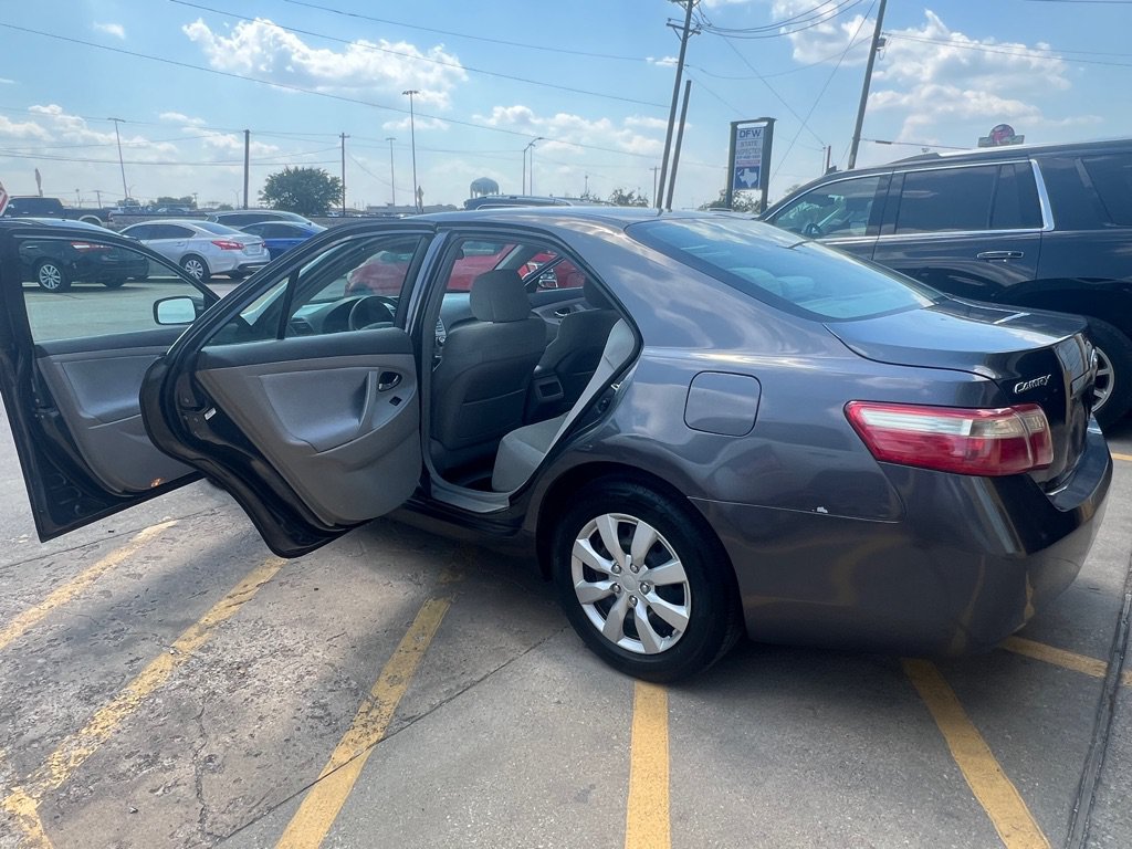 Used 2009 Toyota Camry LE FWD image 10