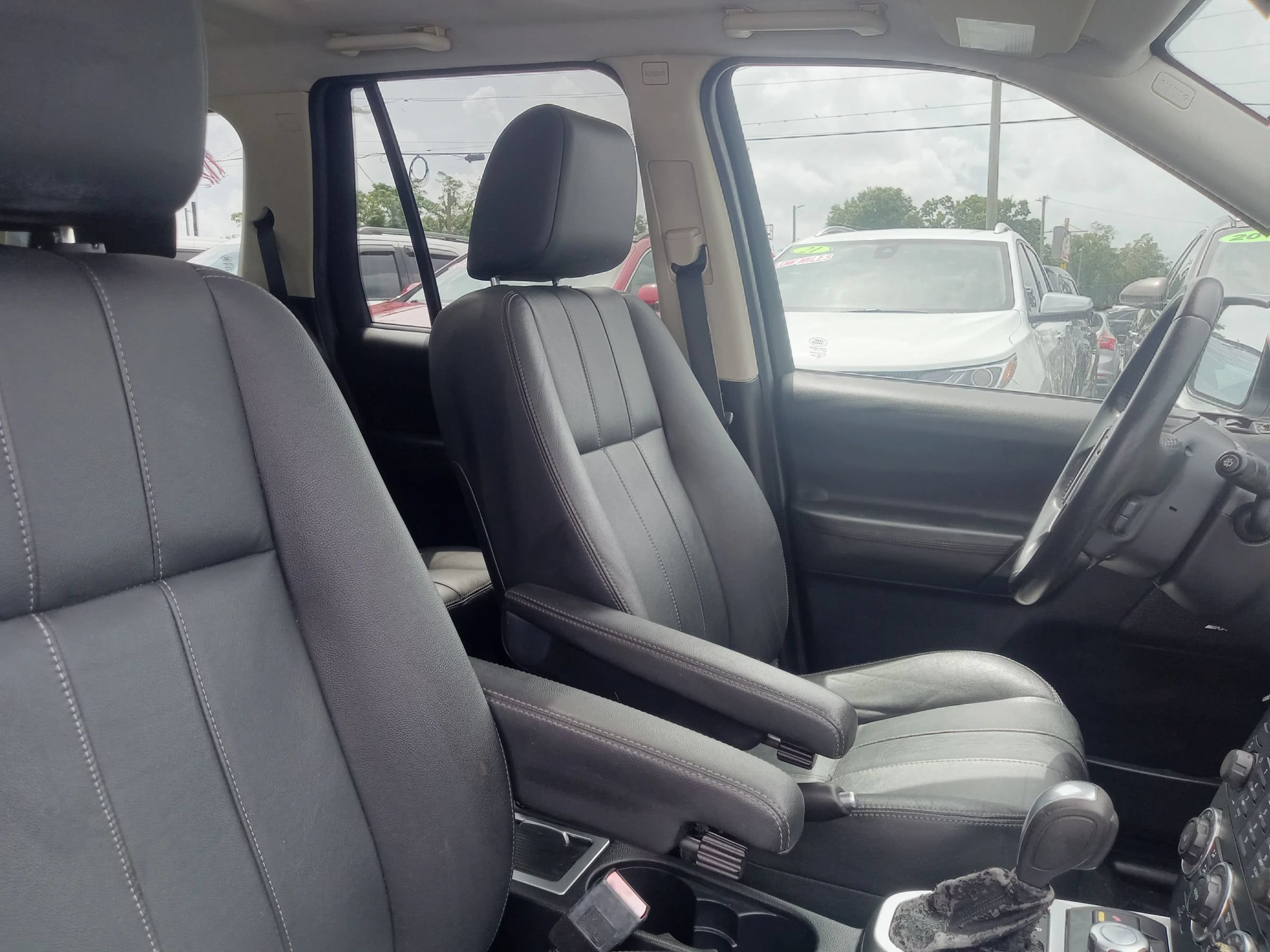Used 2011 Land Rover LR2 HSE AWD/4WD image 18