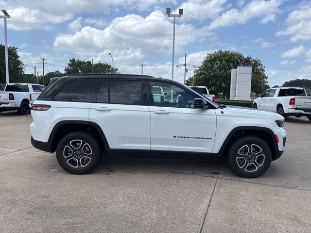 Certified 2023 Jeep Grand Cherokee Trailhawk w/ Luxury Tech Group III AWD/4WD image 4