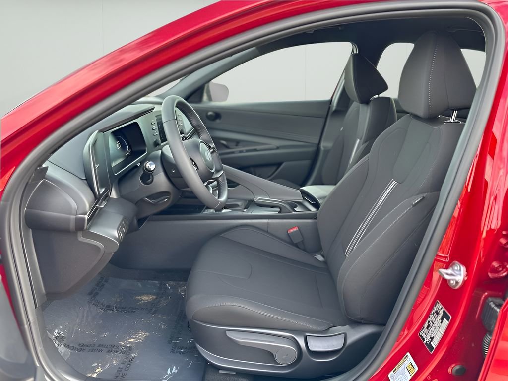 Used 2025 Hyundai Elantra Sport image 21