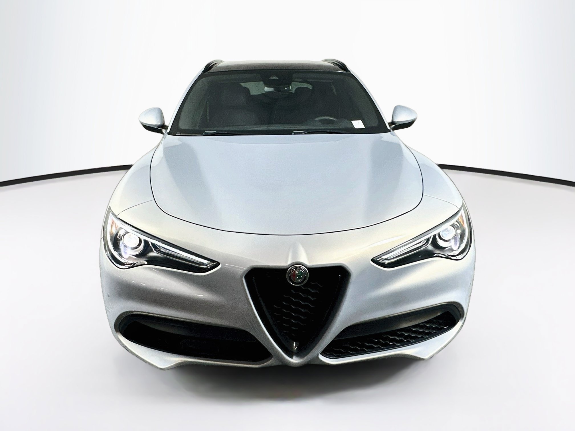 Used 2023 Alfa Romeo Stelvio Sprint RWD image 2