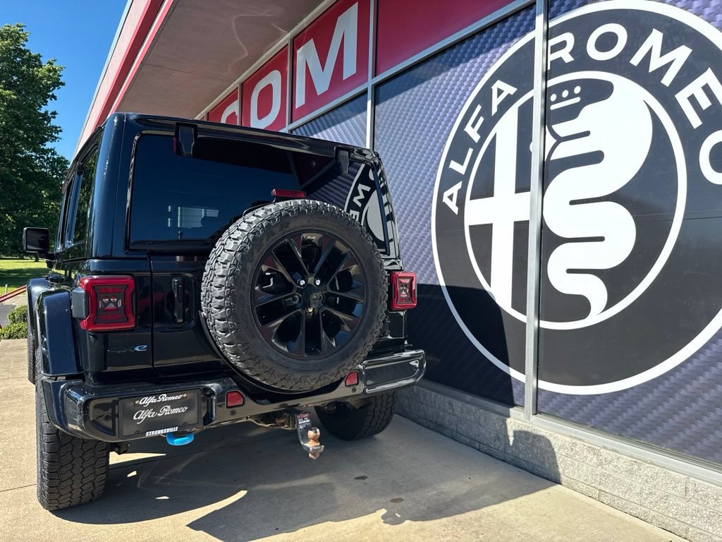 Used 2021 Jeep Wrangler Unlimited Sahara AWD/4WD image 13