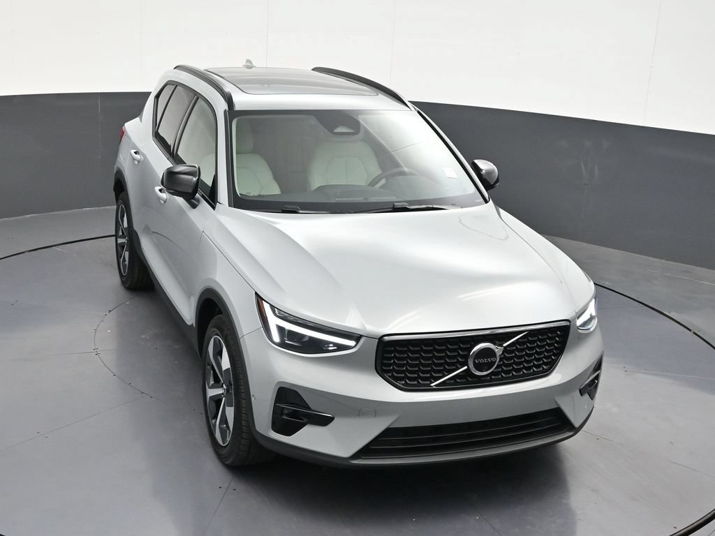 New 2026 Volvo XC40 B5 Plus w/ Protection Package Premier AWD/4WD image 19