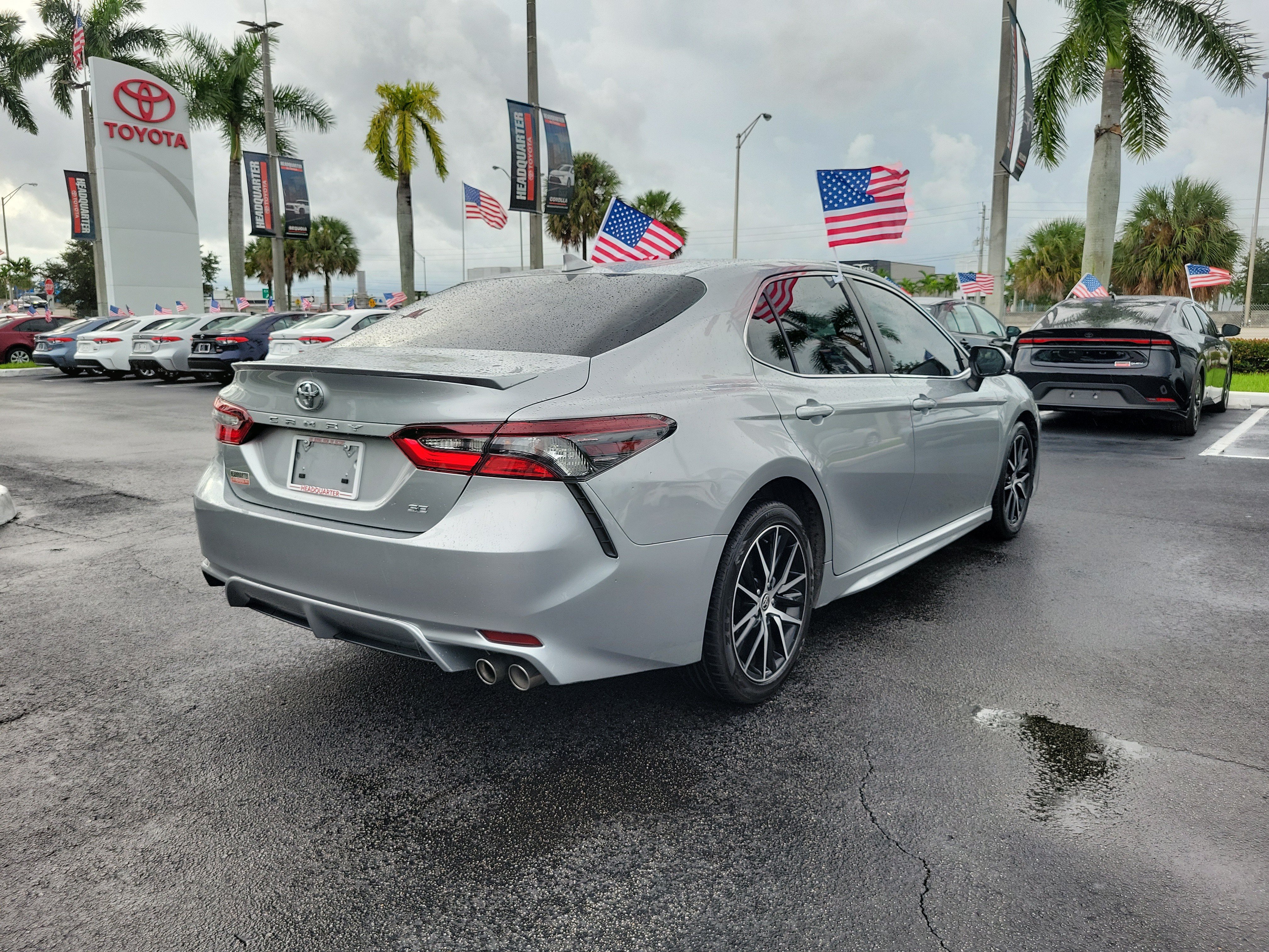 Used 2022 Toyota Camry SE FWD image 12