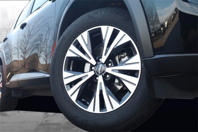 Certified 2023 Nissan Rogue SV image 3