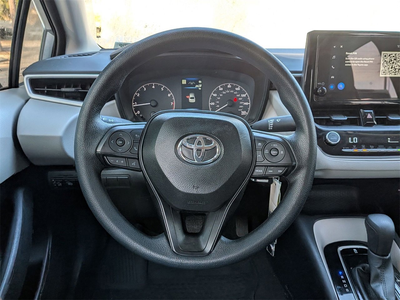 Used 2025 Toyota Corolla LE image 10