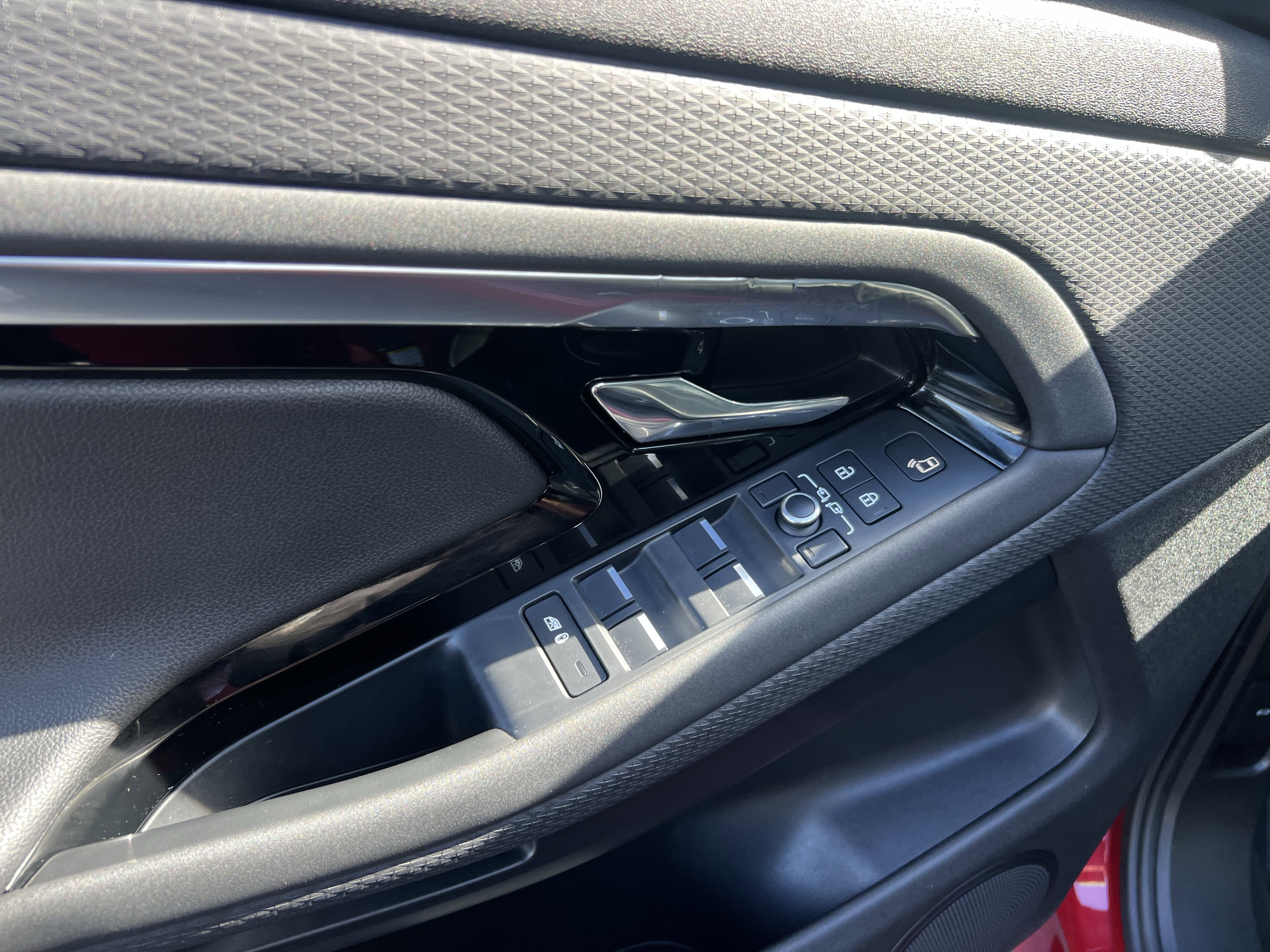 Used 2021 Land Rover Range Rover Evoque S image 14