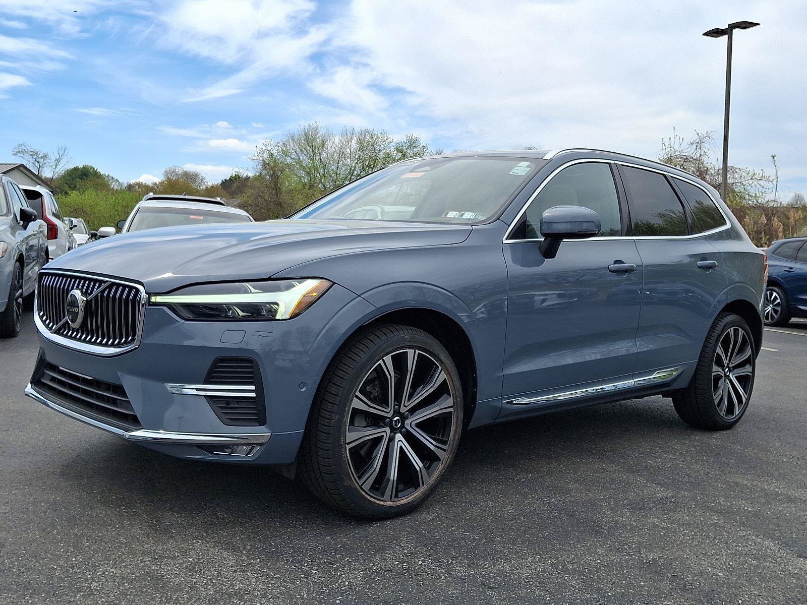Certified 2023 Volvo XC60 B6 Ultimate w/ Protection Package Premier AWD/4WD image 3