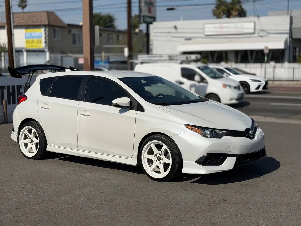 Used 2018 Toyota Corolla iM w/ Carpet Mat Package (TMS) image 18