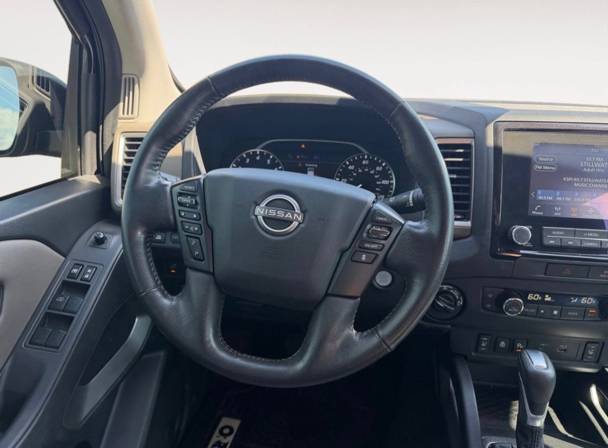 Used 2022 Nissan Frontier SV AWD/4WD image 12