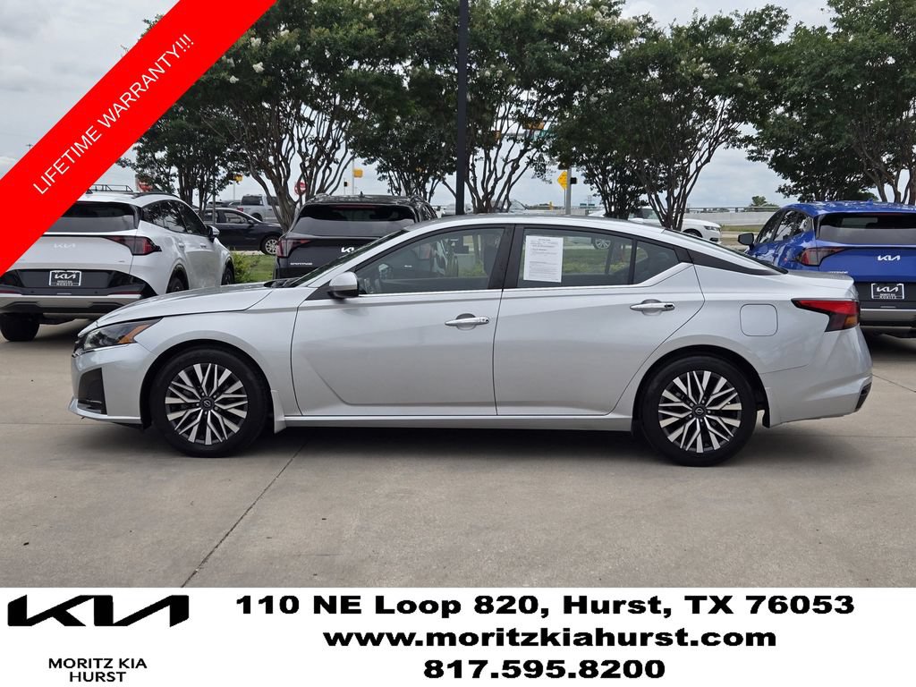 Used 2023 Nissan Altima 2.5 SV FWD image 12