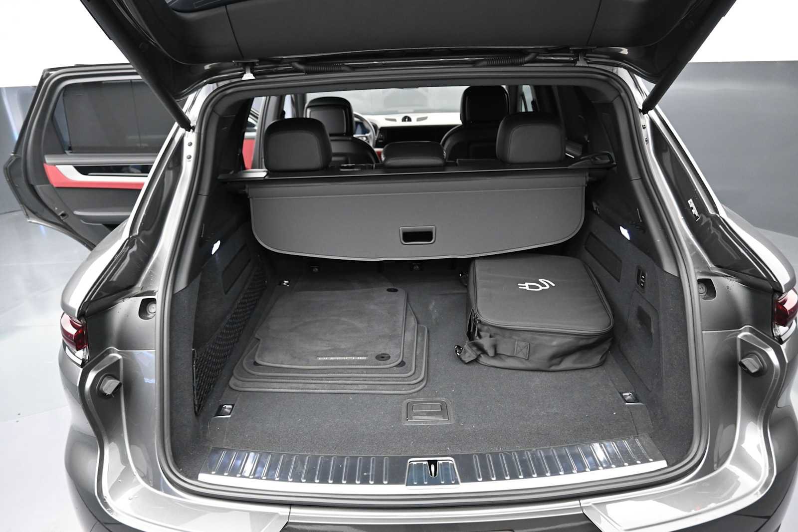 Used 2026 Porsche Cayenne S AWD/4WD image 19