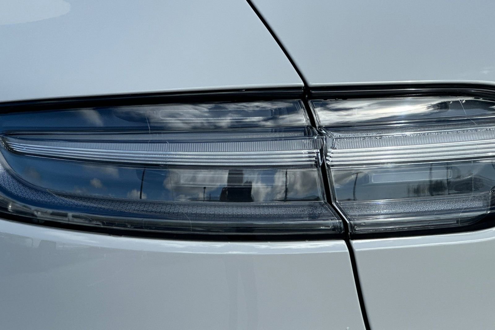 Used 2025 Porsche Macan image 38