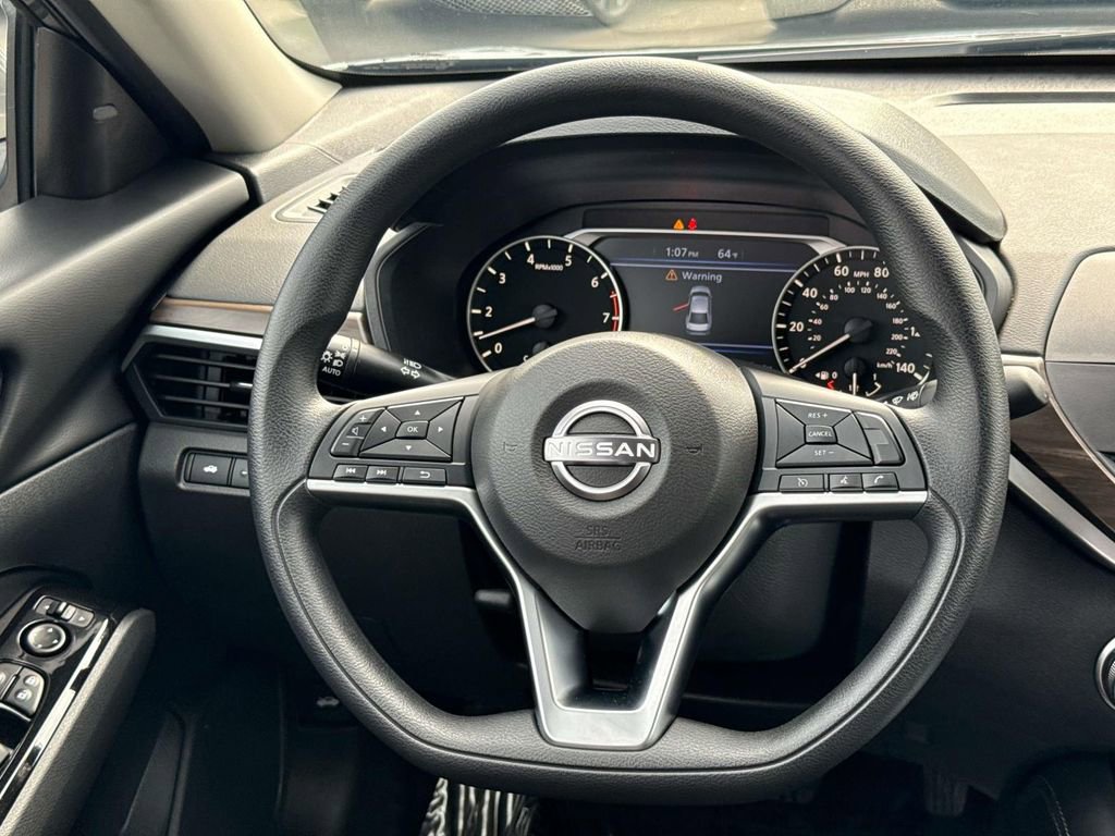 Used 2023 Nissan Altima 2.5 SV AWD/4WD image 14